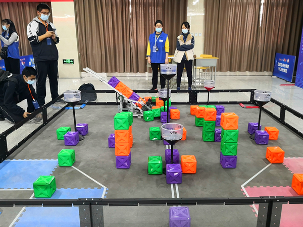 青少年机器人竞赛活动点亮未成年人创新梦想